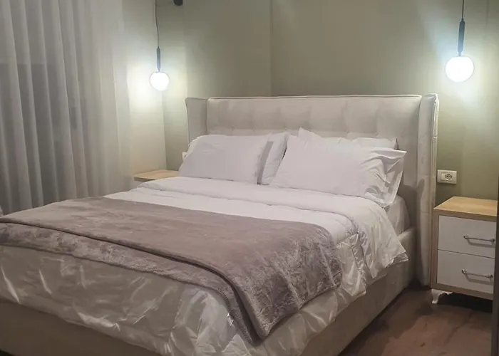 Spacious With Balcony 公寓 *