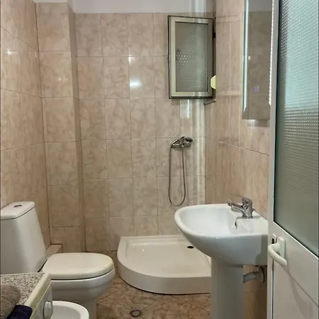 Apartment Spacious With Balcony Yzberish
