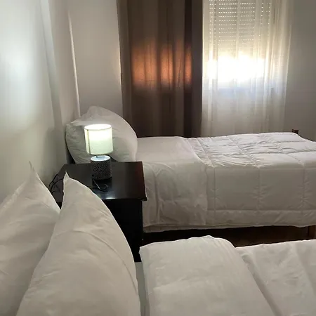 Spacious With Balcony * Yzberish