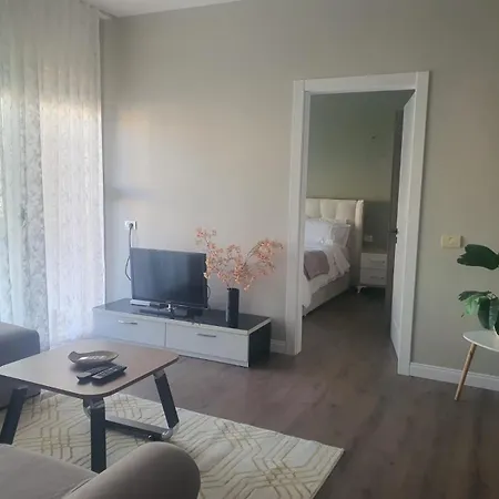 Spacious With Balcony Daire