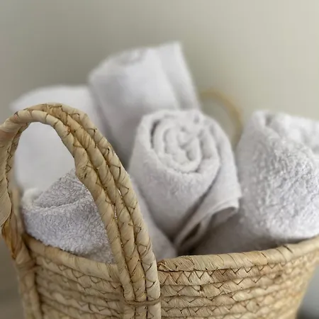 Spacious With Balcony *